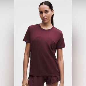 lululemon athletica size 6 Swiftly Relaxed tee hip length